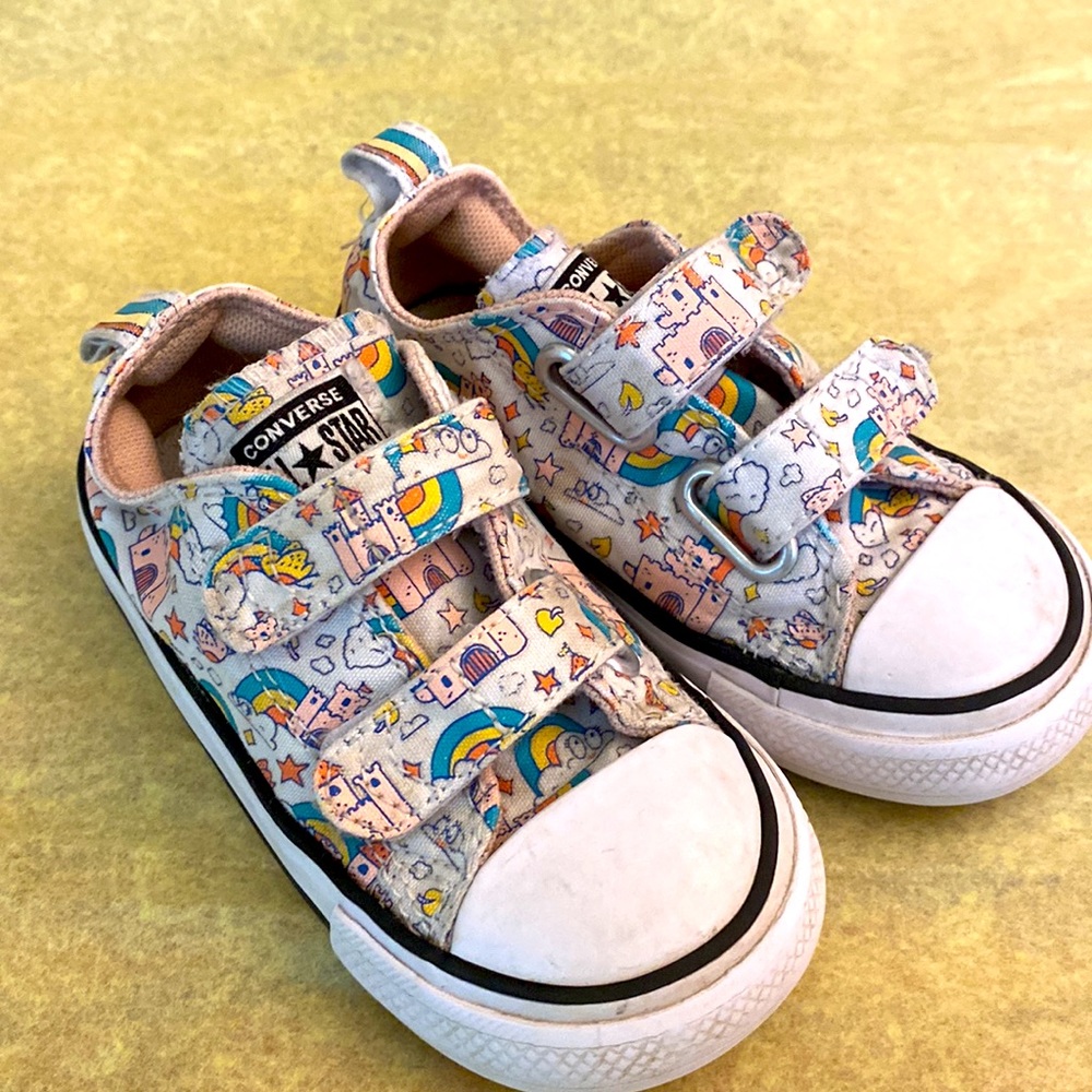 Converse 7T All star little girls rainbows and castles
